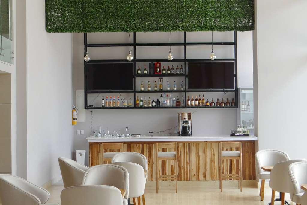 Wyndham Garden Cartagena Otel Restoran fotoğraf